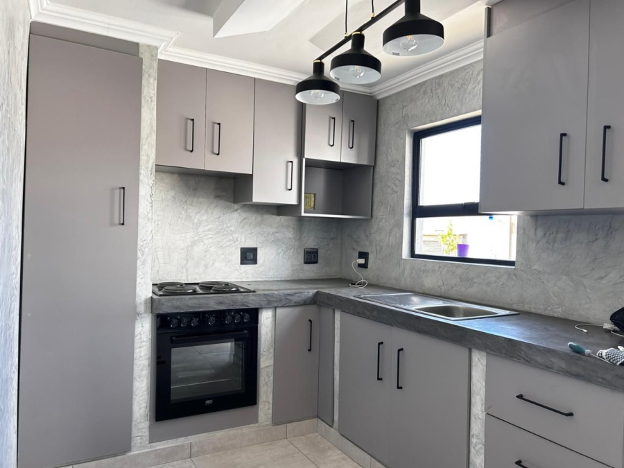 2 Bedroom Property for Sale in Bloemside 5 Free State